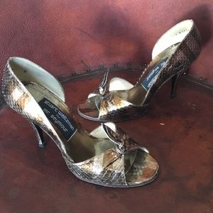 Stuart Weitzman by Mr. Seymour - size 6 heel