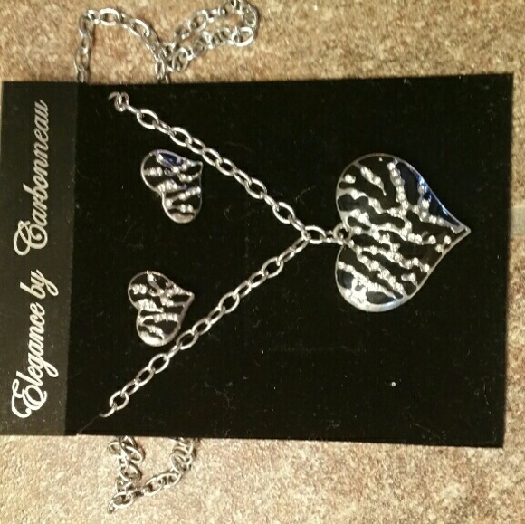 Earings & necklace