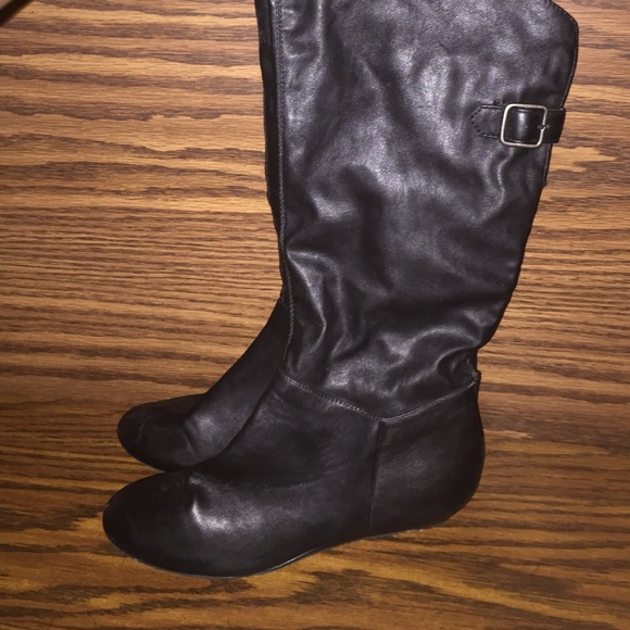Black Boots with slight wedge