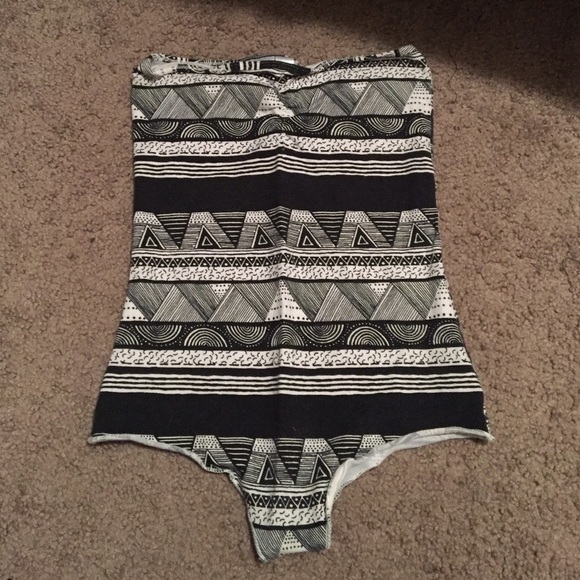 B&W Print Strapless Body Suit