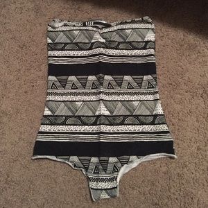 B&W Print Strapless Body Suit