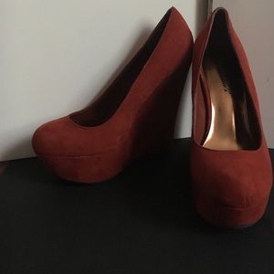 Rust orange Breckelle's (never worn)