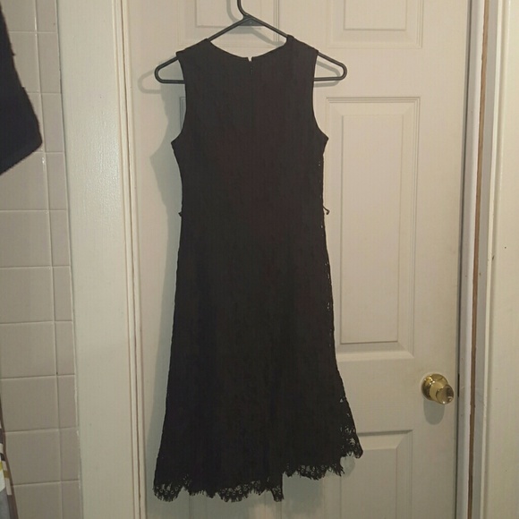 LACE DRESS - Picture 2 of 3