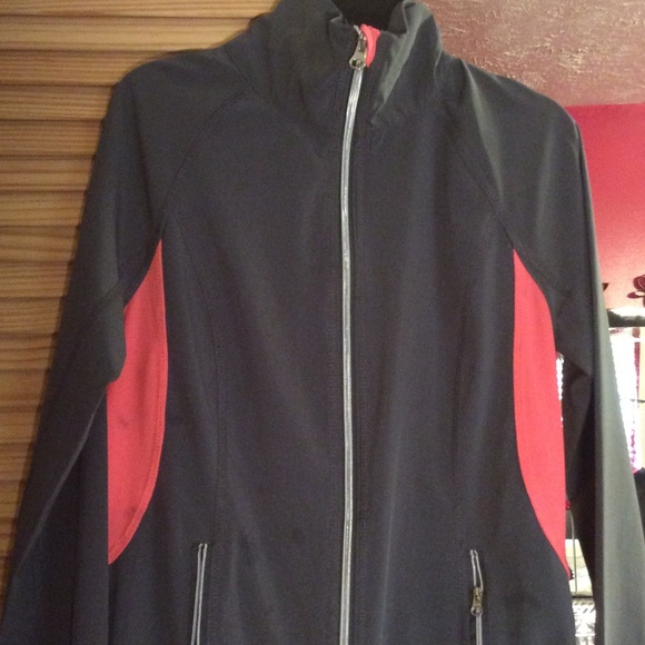 Women's athletic long sleeve top