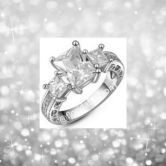 SIZE 6 ONE ONLY 4 CTW sim.diamond engagement ring - Picture 4 of 5