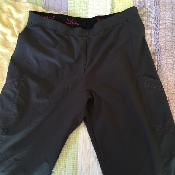 Smitten scrub bottoms size small
