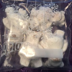 Lush 4 Butterbear bath bombs!