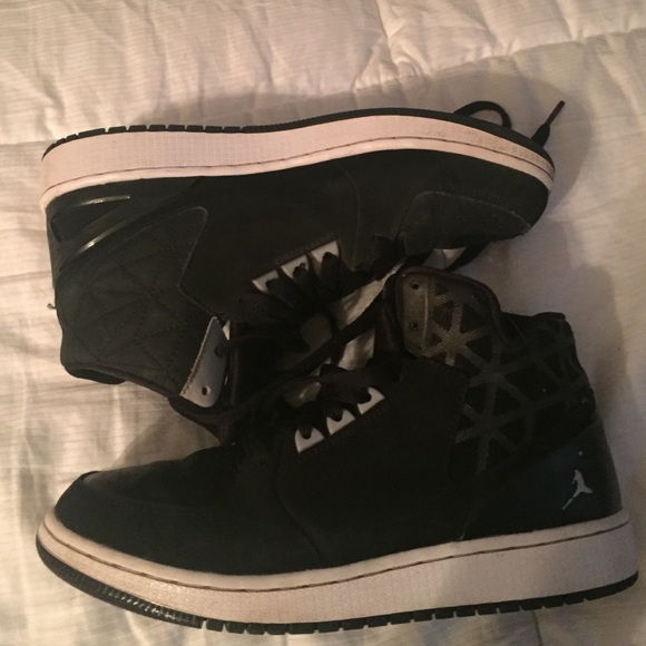 Pair of Nike jordans