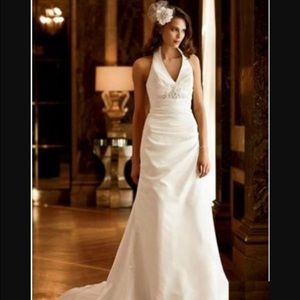 David's Bridal Galina Signature Wedding Dress
