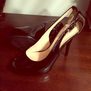 Guess patent leather peep toe platform heels