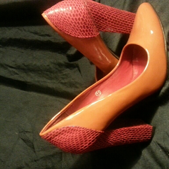 HOT HEELS ALERT Orange and Red Stylish Pumps