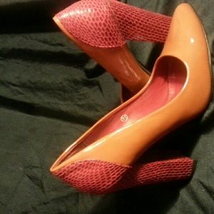 HOT HEELS ALERT Orange and Red Stylish Pumps