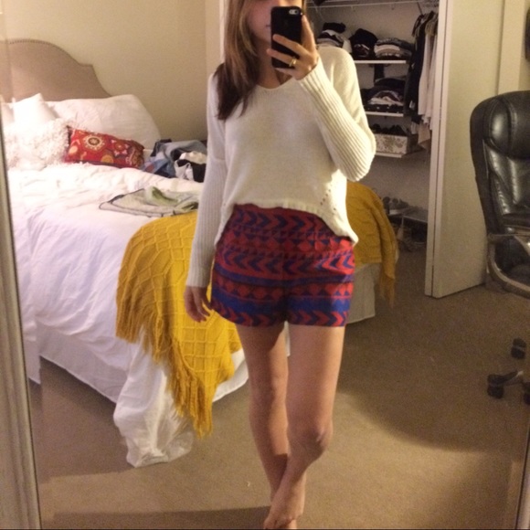 Red and blue patterned shorts - Picture 3 of 3