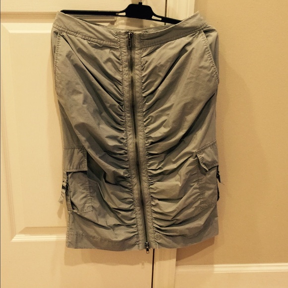 🎉SALE🎉Skirt/Ruching front and the back