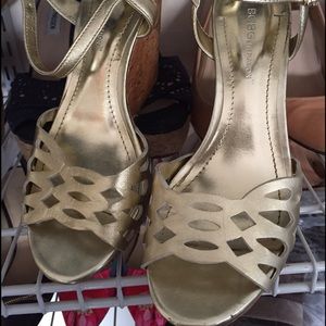 Gold wedges