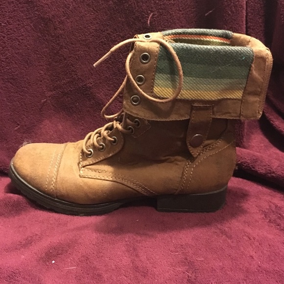 BRAND NEW BROWN COMBAT BOOTS - Picture 2 of 3