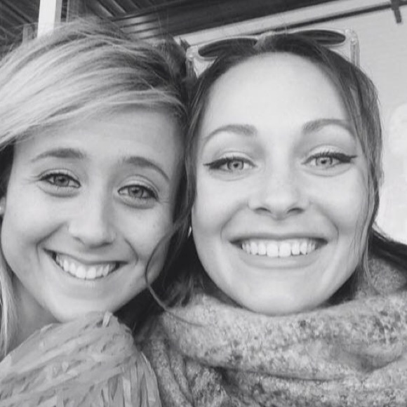 Meet your Posher, Leanne - Picture 2 of 4