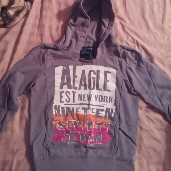 Grey American Eagle 3/4 sleeve sweatshirt