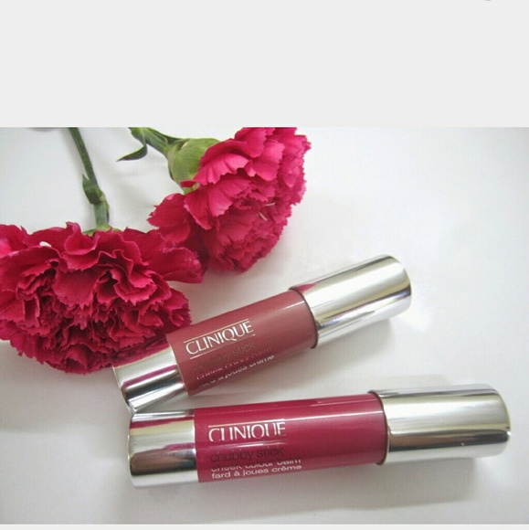 Clinique Blush with free makeup bag
