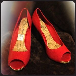 Red peep toe