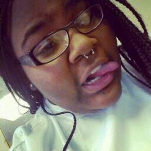 Meet your Posher, Destinee