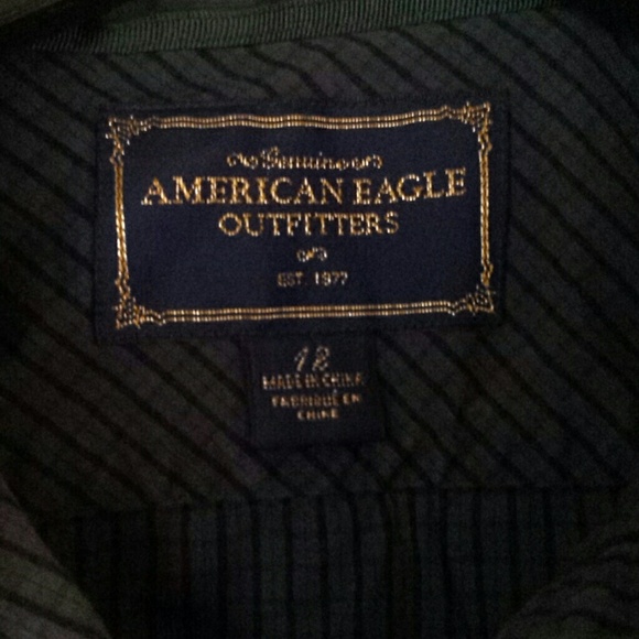 Button up collard shirt - Picture 4 of 4