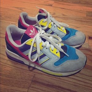 Old school Adidas. Size 7,5