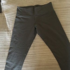 Lululemon size 6 Wunder Under crop
