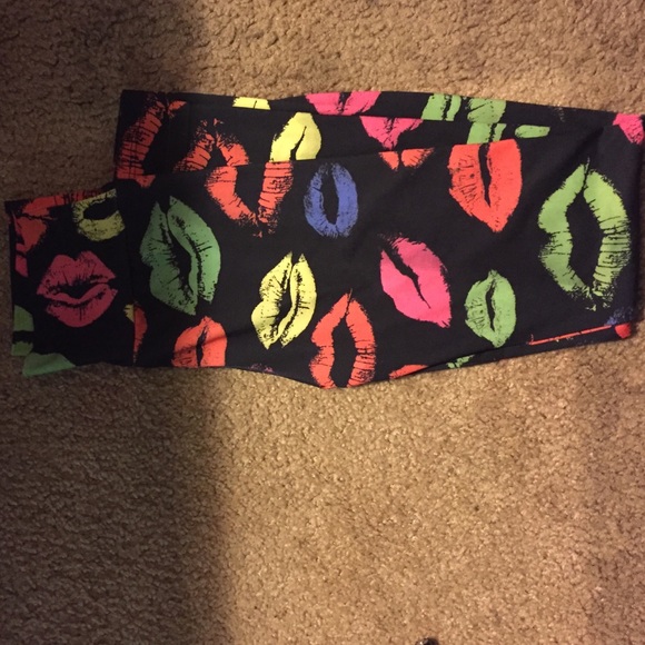 Colorful Kiss 💋💋 Me Leggins