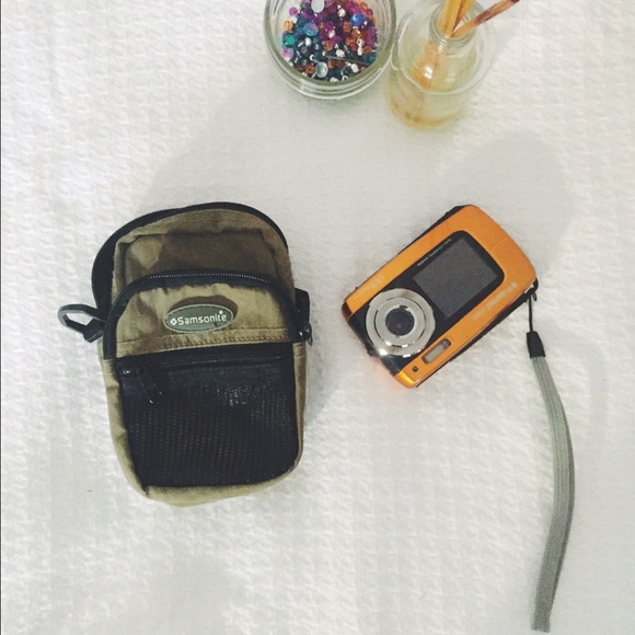 🚫SOLD🚫 Small camera case