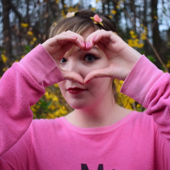 Meet your Posher, Andrea - Picture 2 of 5