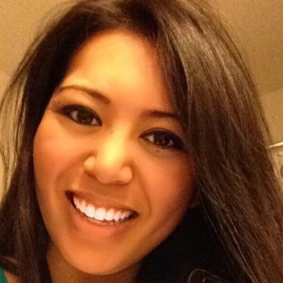 Meet your Posher, Monica - Picture 2 of 3