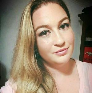 Meet your Posher, Cassandra