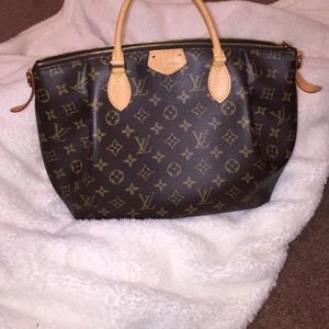 LOUIS VUITTON HANDBAG!