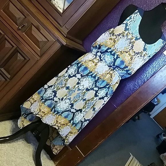 Sleeveless dress