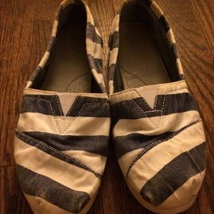 Toms shoes