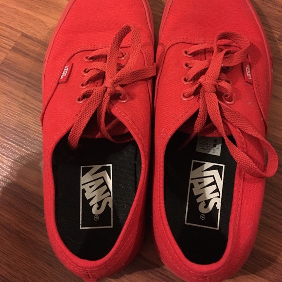 Red vans - Picture 2 of 3