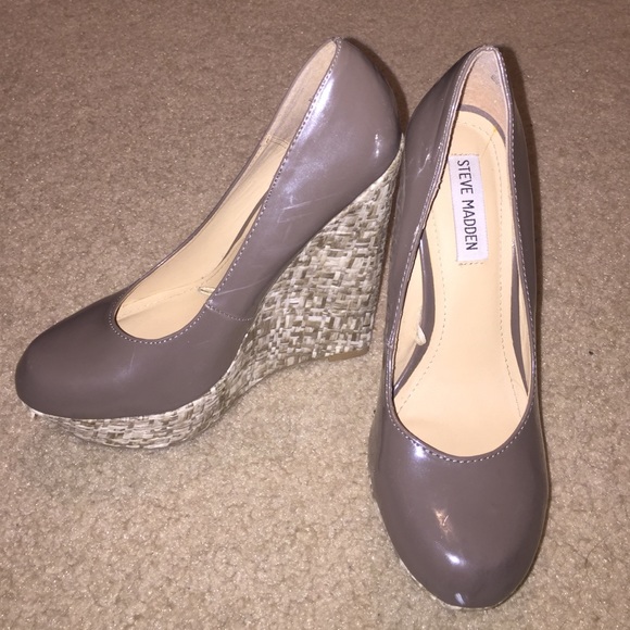 Steve Madden Gray Wedges