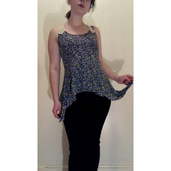 Floral Patterned Flow Blouse