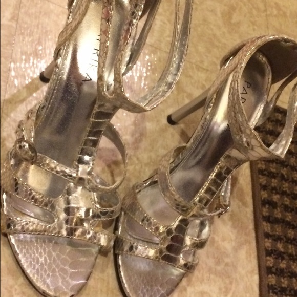 Silver snakeskin style heels - Picture 2 of 4