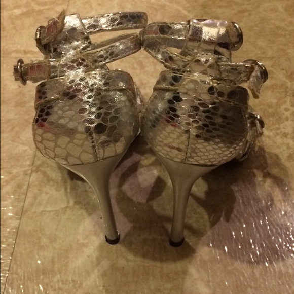 Silver snakeskin style heels - Picture 4 of 4