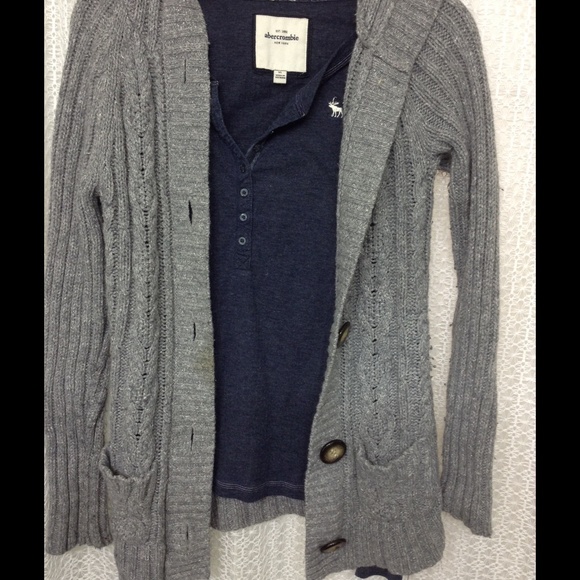 Gray throw sweater BUNDLE