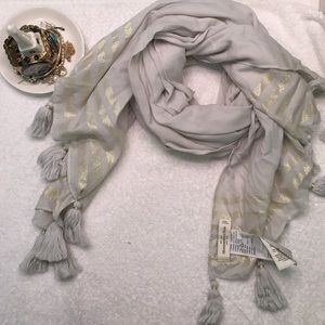 Tassel scarf
