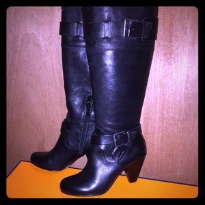 7.5 Arturo Chiang boots. brand new, never worn.