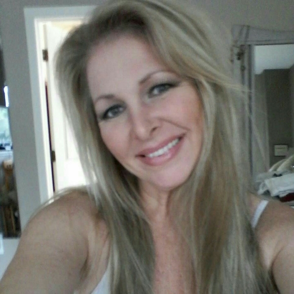 Meet your Posher, Kelli - Picture 1 of 1