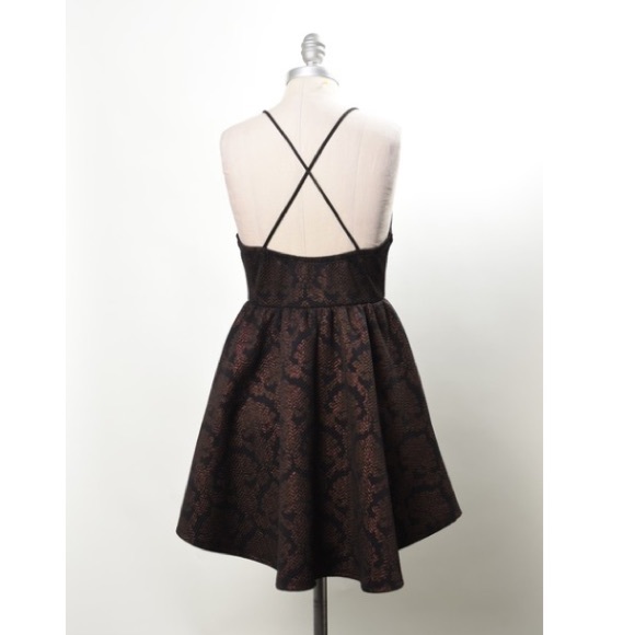 ❌SOLD❌Addison metallic baroque print peplum dress - Picture 3 of 4