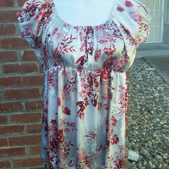*SOLD IN BUNDLE* Gray polyester floral top - Picture 3 of 4