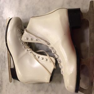 Barely worn L.L bean ice skates size 10.5