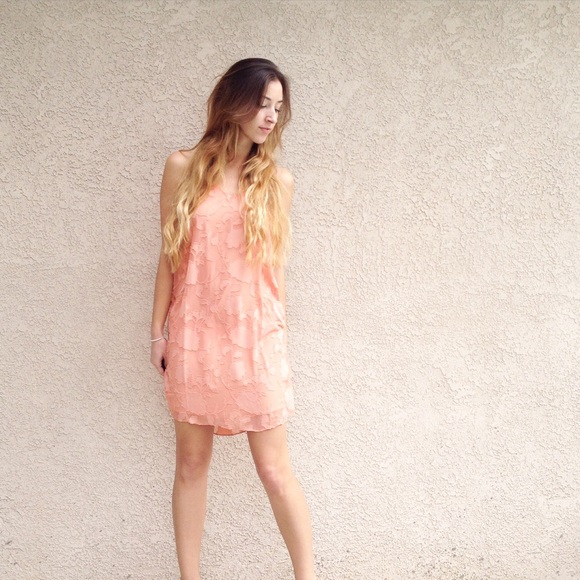 LAST ITEM | new | peach floral dress - Picture 3 of 4