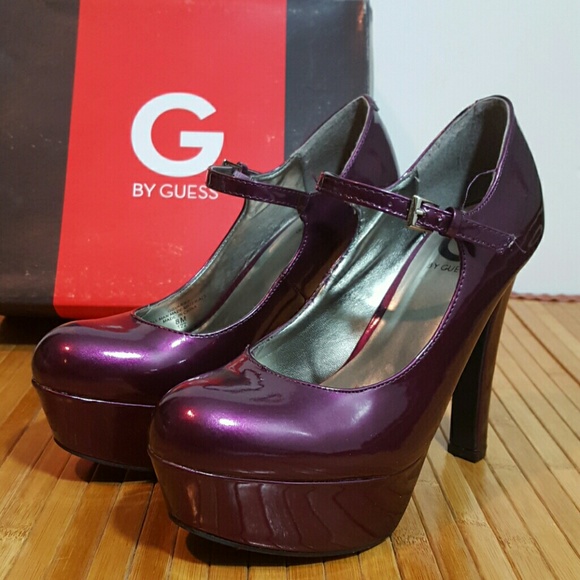 Chaussures à Talons Plateforme G By GUESS Varika 2 - Taille US 8 (femme) - Cuir Suédé Noir - Occasion